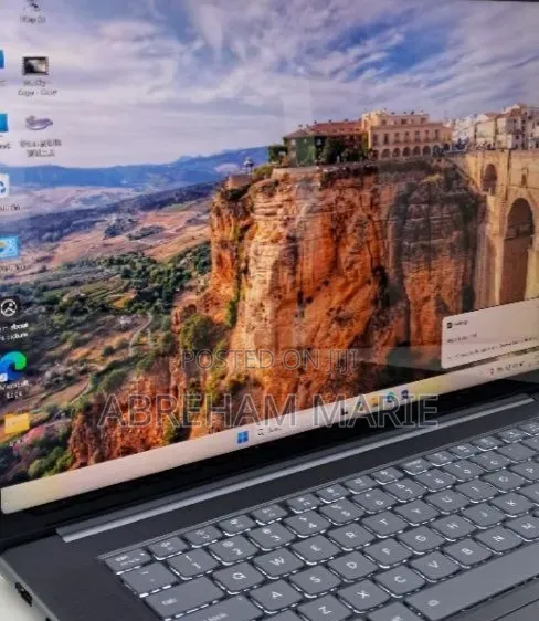 New Laptop Lenovo Yoga 11e 32GB Intel Core Ultra 7 SSD 1T
