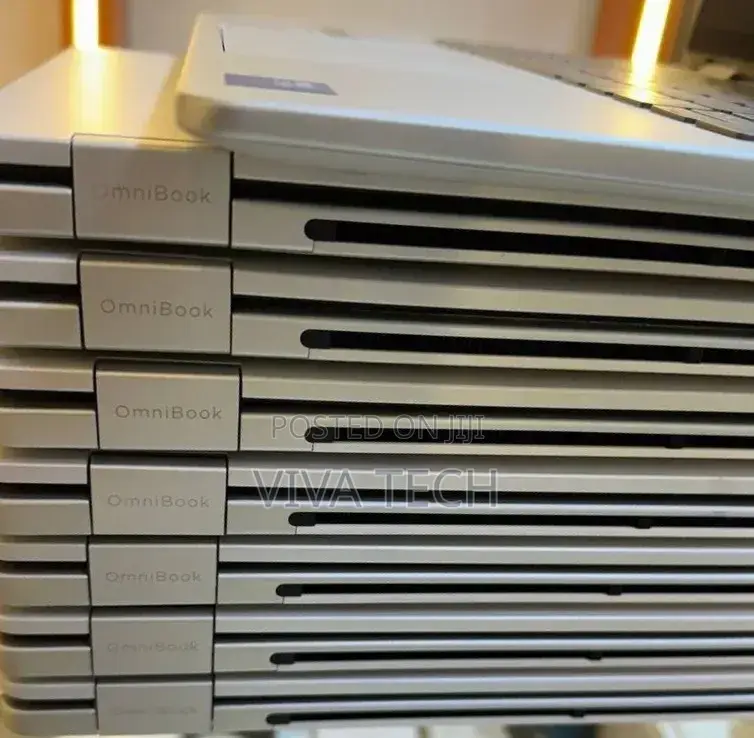 New Laptop HP OmniBook 7 14" 16GB Intel Core 7 SSD 512GB