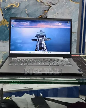 New Laptop Lenovo 8GB Intel Core i5 SSD 512GB