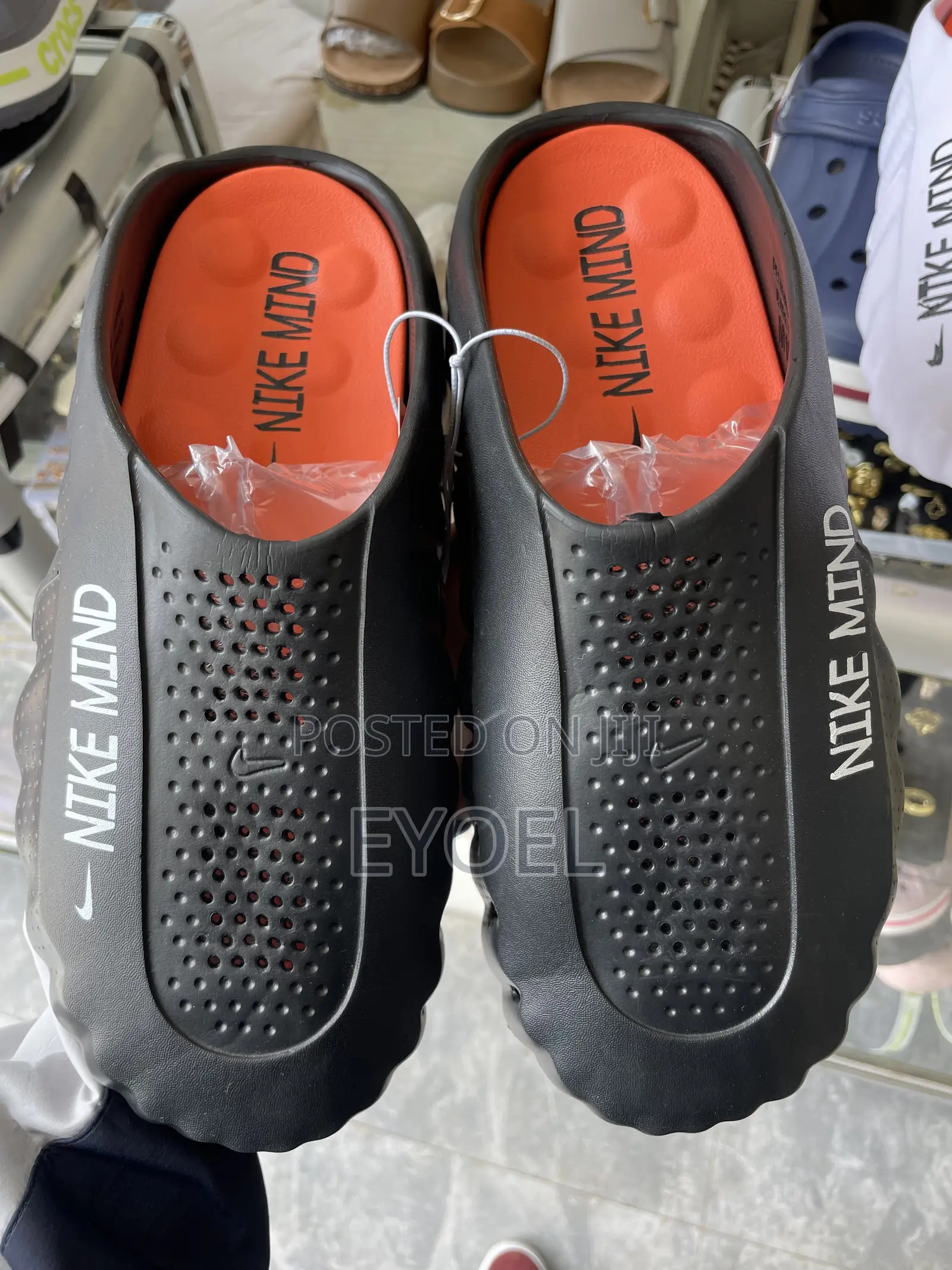 Nike Mind 001