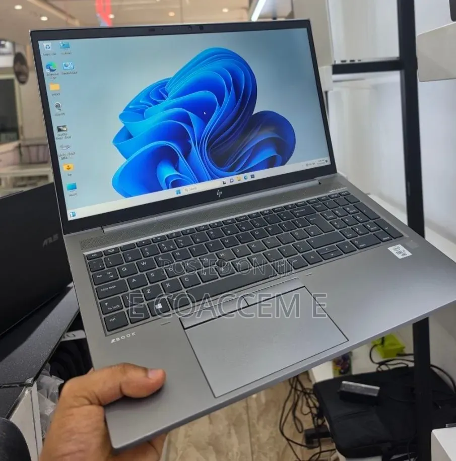 New Laptop HP 16GB Intel Core i7 SSD 512GB