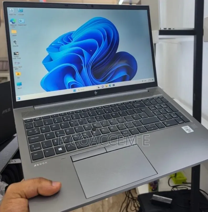 New Laptop HP 16GB Intel Core i7 SSD 512GB