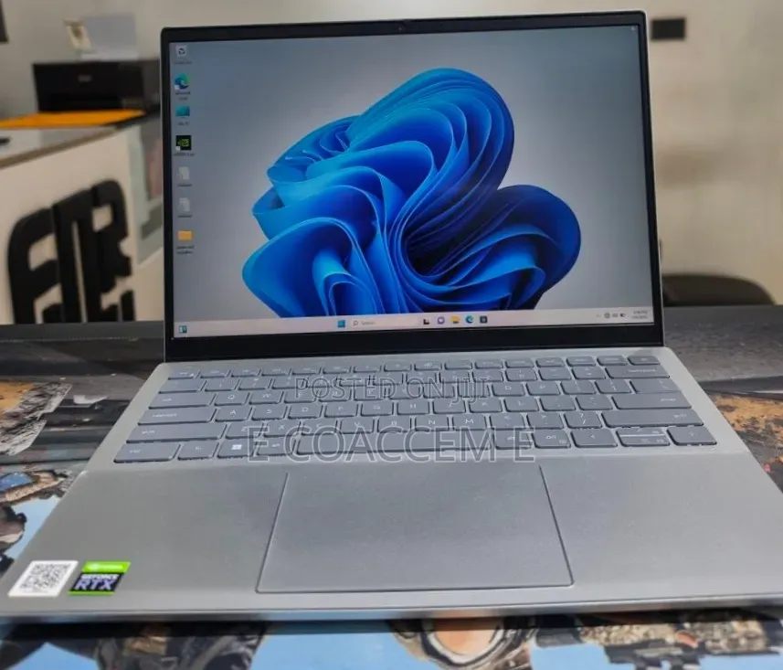 New Laptop Dell Inspiron 14 16GB Intel Core i7 SSD 512GB