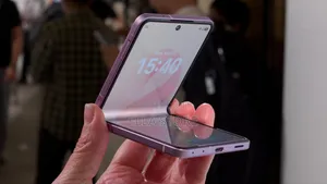 New Samsung Galaxy Z Flip8 256 GB Pink