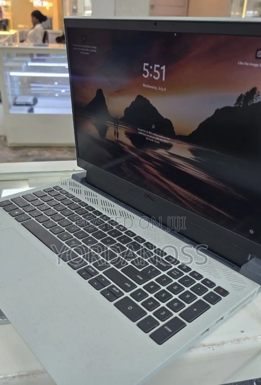 New Laptop Dell G15 5510 16GB Intel Core i7 SSD 512GB