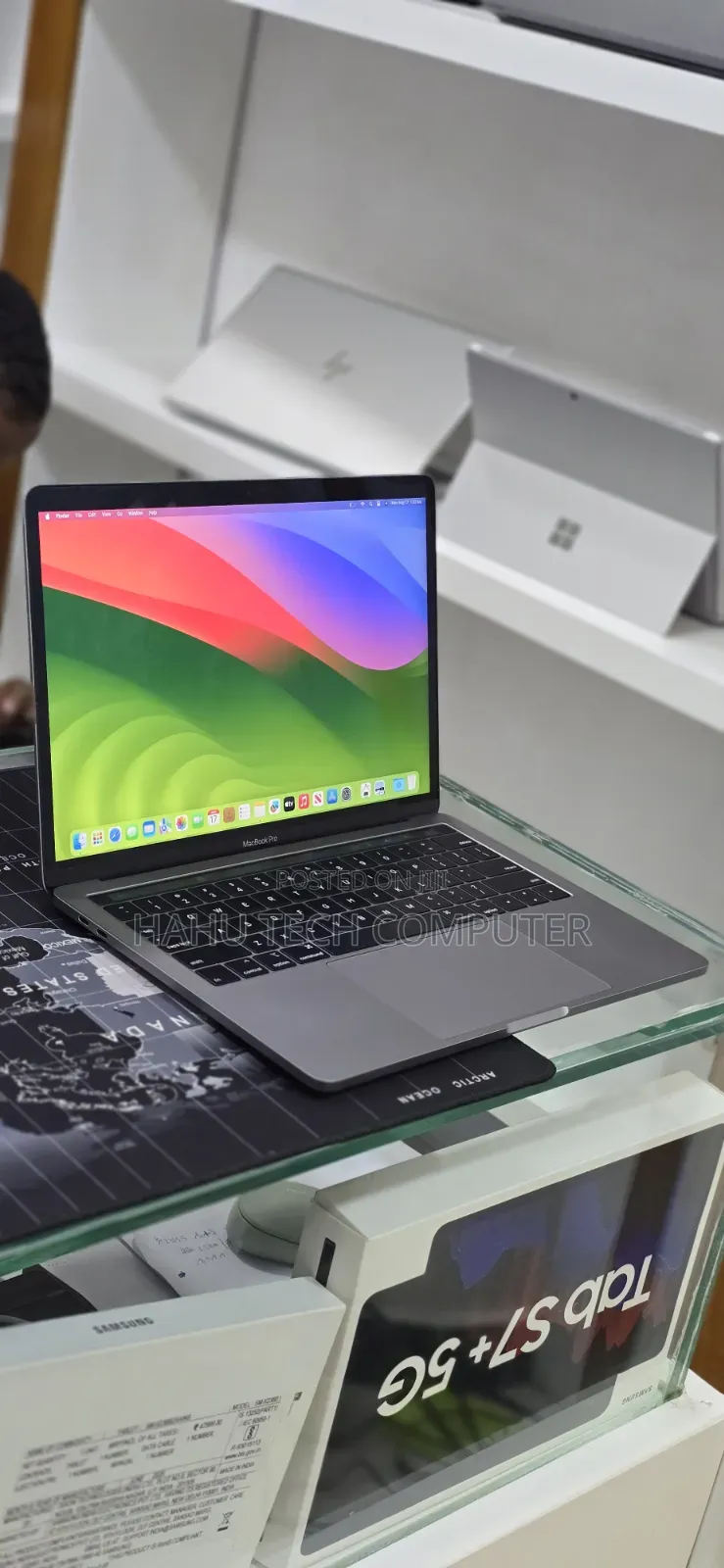 New Laptop Apple MacBook Pro 2020 8GB Apple M1 SSD 256GB