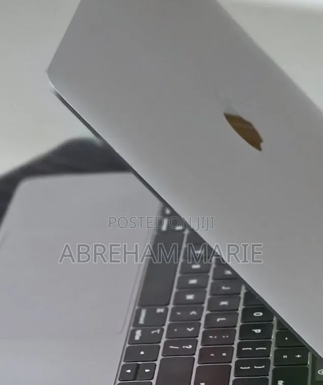 New Laptop Apple MacBook Pro 2020 8GB Nvidia SSD 256GB