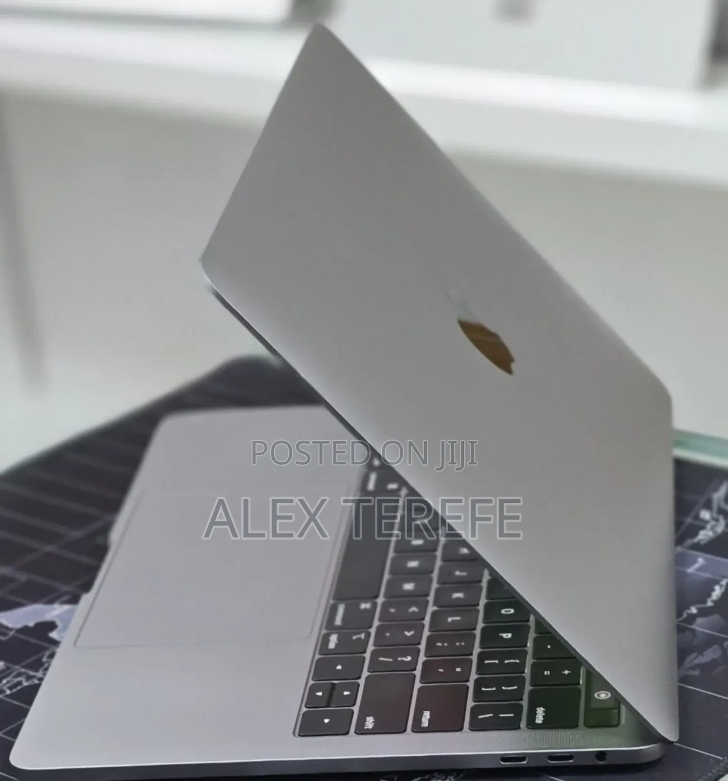 New Laptop Apple MacBook Pro 2020 M1 8GB Apple M1 SSD 256GB