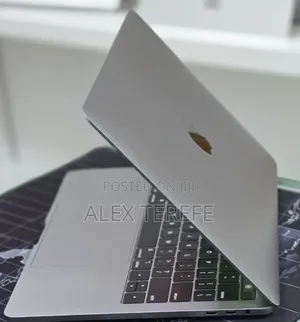 New Laptop Apple MacBook Pro 2020 M1 8GB Apple M1 SSD 256GB