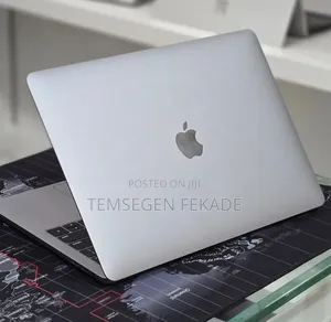 New Laptop Apple MacBook Pro 2021 M1 8GB Apple M1 Pro SSD 256GB