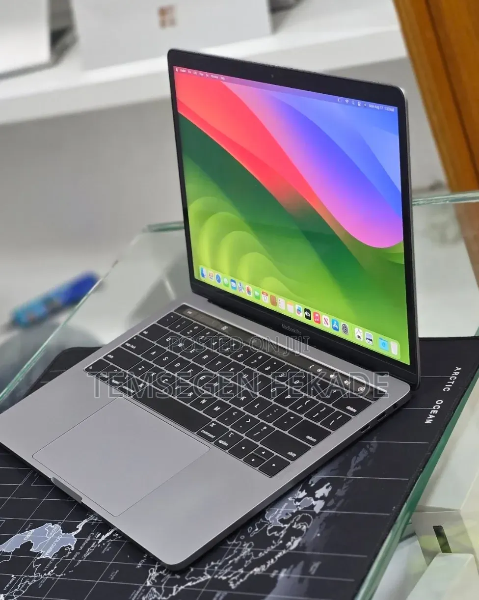 New Laptop Apple MacBook Pro 2021 M1 8GB Apple M1 Pro SSD 256GB