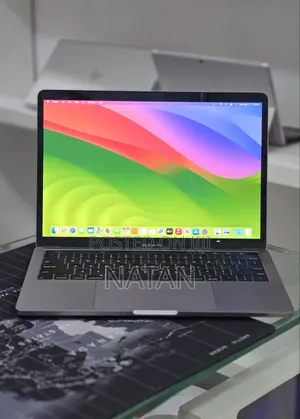 New Laptop Apple MacBook Pro 2020 M1 8GB Apple M1 Pro SSD 256GB