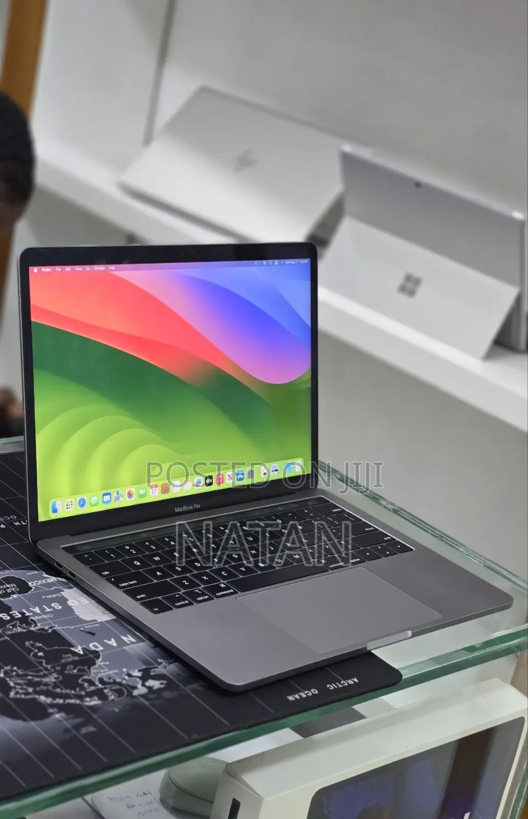 New Laptop Apple MacBook Pro 2020 M1 8GB Apple M1 Pro SSD 256GB