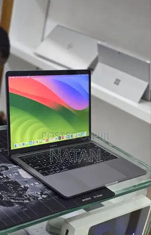 New Laptop Apple MacBook Pro 2020 M1 8GB Apple M1 Pro SSD 256GB