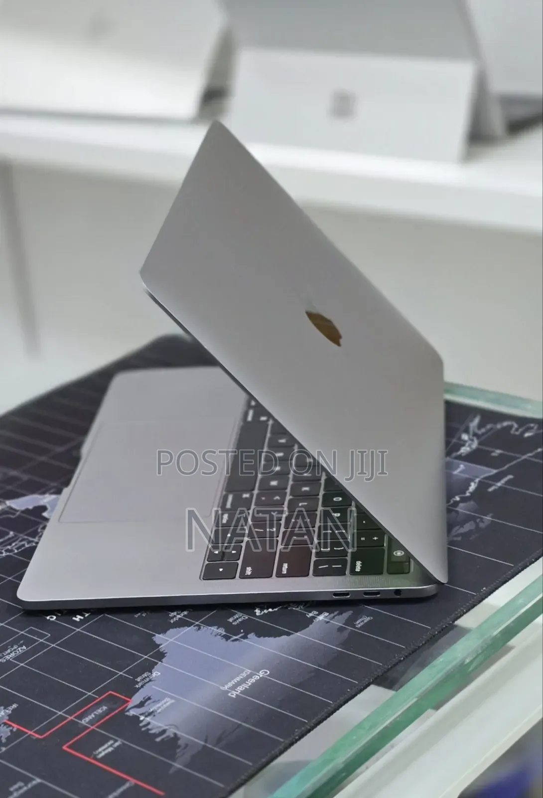 New Laptop Apple MacBook Pro 2020 M1 8GB Apple M1 Pro SSD 256GB