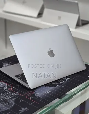 New Laptop Apple MacBook Pro 2020 M1 8GB Apple M1 Pro SSD 256GB