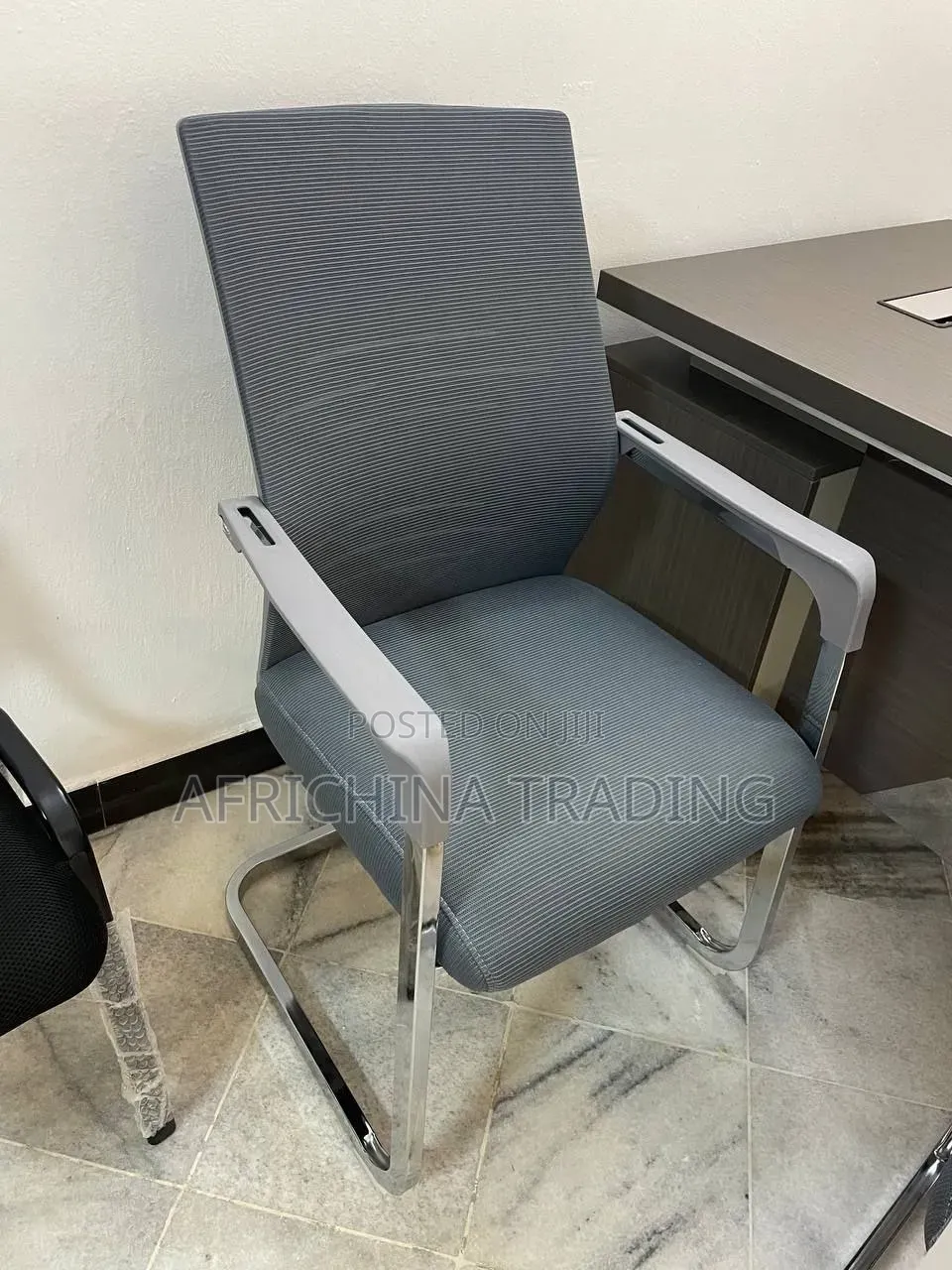 U Leg Guest Chair