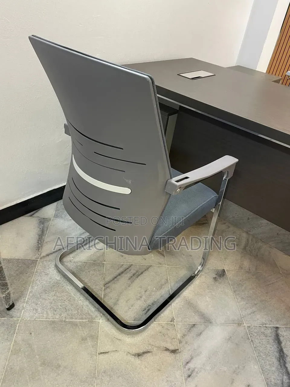 U Leg Guest Chair