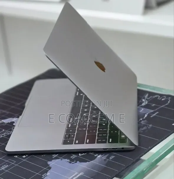 New Laptop Apple MacBook 8GB SSD 256GB