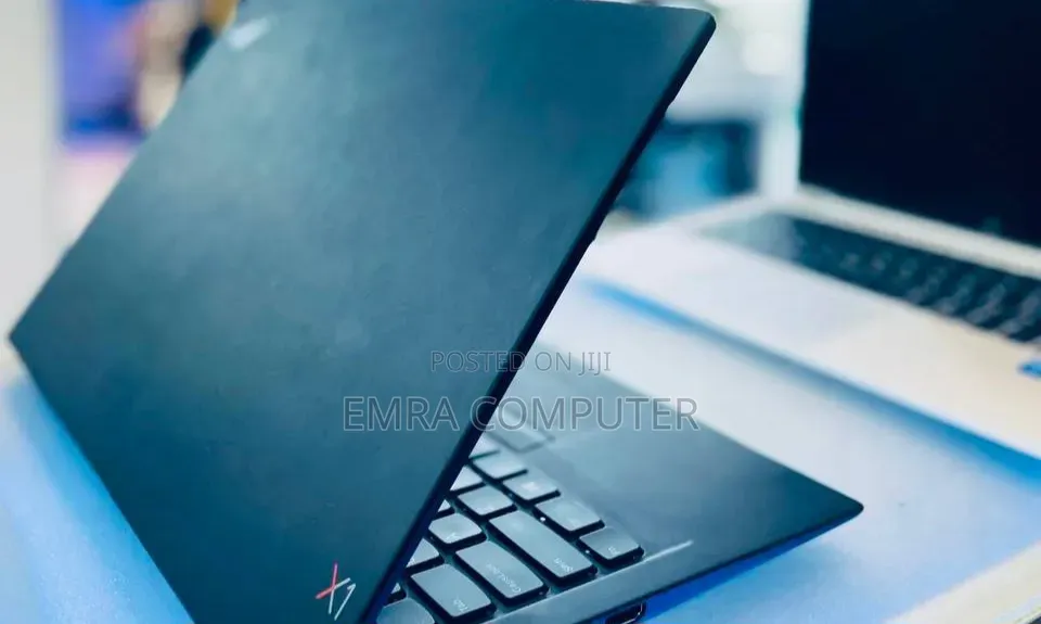 New Laptop Lenovo ThinkPad X1 Carbon 8GB Intel Core i5 SSD 512GB