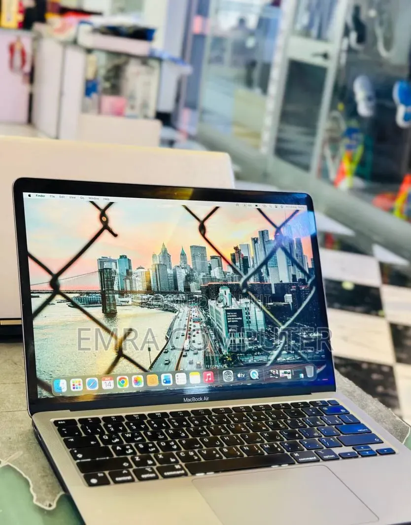 New Laptop Apple MacBook Air 2020 8GB Intel Core i3 SSD 256GB