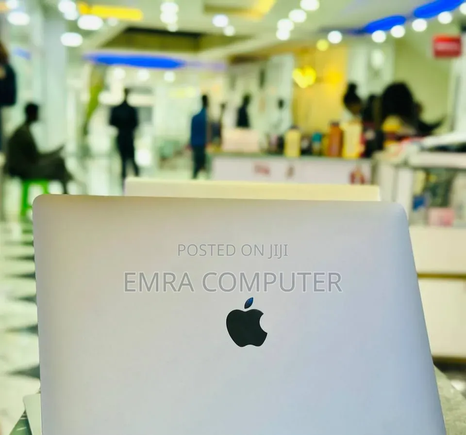 New Laptop Apple MacBook Air 2020 8GB Intel Core i3 SSD 256GB