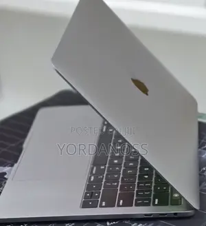 New Laptop Apple MacBook Pro 2020 M1 8GB Apple M1 Pro SSD 256GB