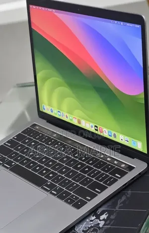 New Laptop Apple MacBook Pro 2020 8GB Apple M1 SSD 256GB