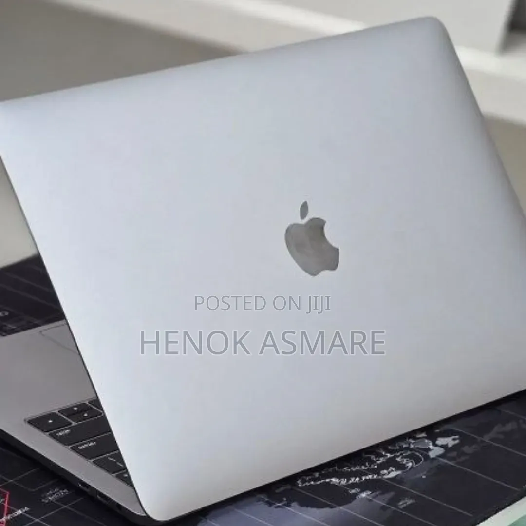 New Laptop Apple MacBook Pro 2020 8GB Apple M1 SSD 256GB