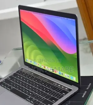 New Laptop Apple MacBook Pro 2020 8GB Apple M1 SSD 256GB
