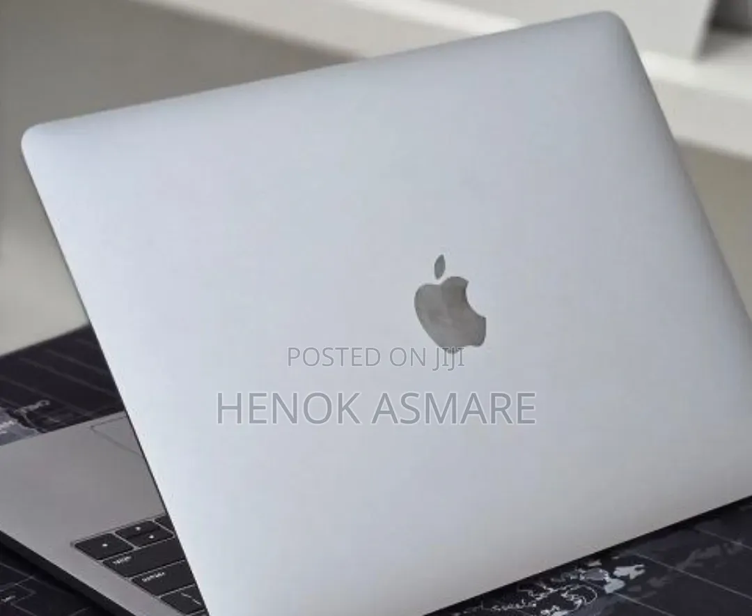 New Laptop Apple MacBook Pro 2020 8GB Apple M1 SSD 256GB