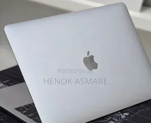 New Laptop Apple MacBook Pro 2020 8GB Apple M1 SSD 256GB