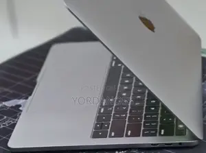New Laptop Apple MacBook Pro 2020 M1 8GB Apple M1 SSD 256GB