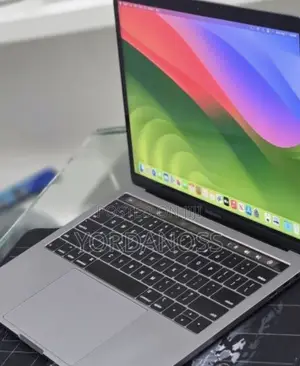 New Laptop Apple MacBook Pro 2020 M1 8GB Apple M1 SSD 256GB
