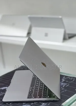 New Laptop Apple MacBook Pro 2020 M1 8GB Apple M1 SSD 256GB