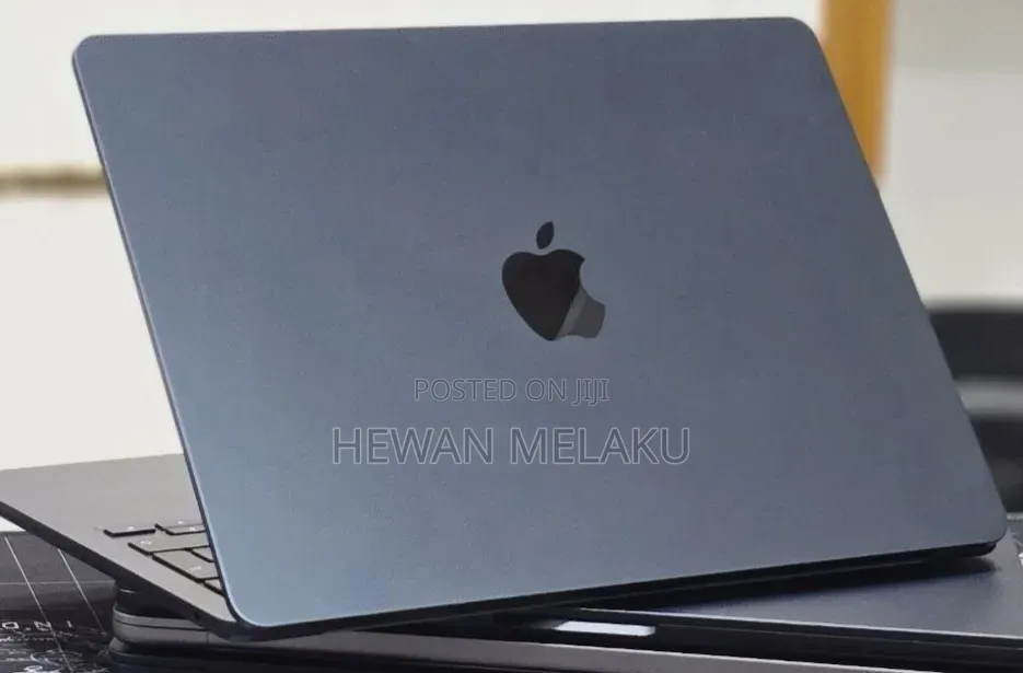 New Laptop Apple MacBook Air 2025 M4 16GB Apple M4 SSD 256GB