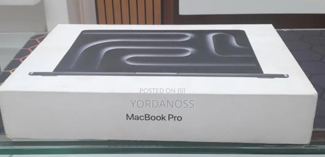 New Laptop Apple MacBook Pro 2025 M5 16GB Apple M5 Pro SSD 512GB