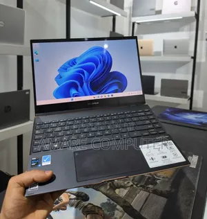 New Laptop Asus Zenbook 14 16GB Intel Core i7 SSD 512GB