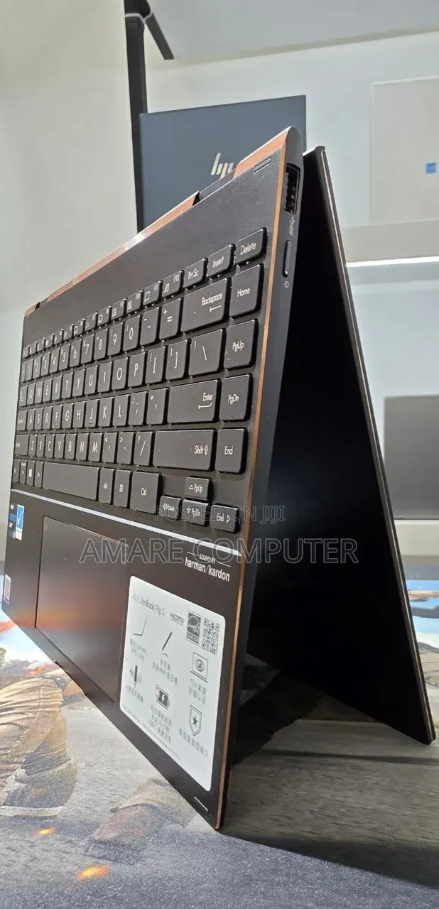 New Laptop Asus Zenbook 14 16GB Intel Core i7 SSD 512GB