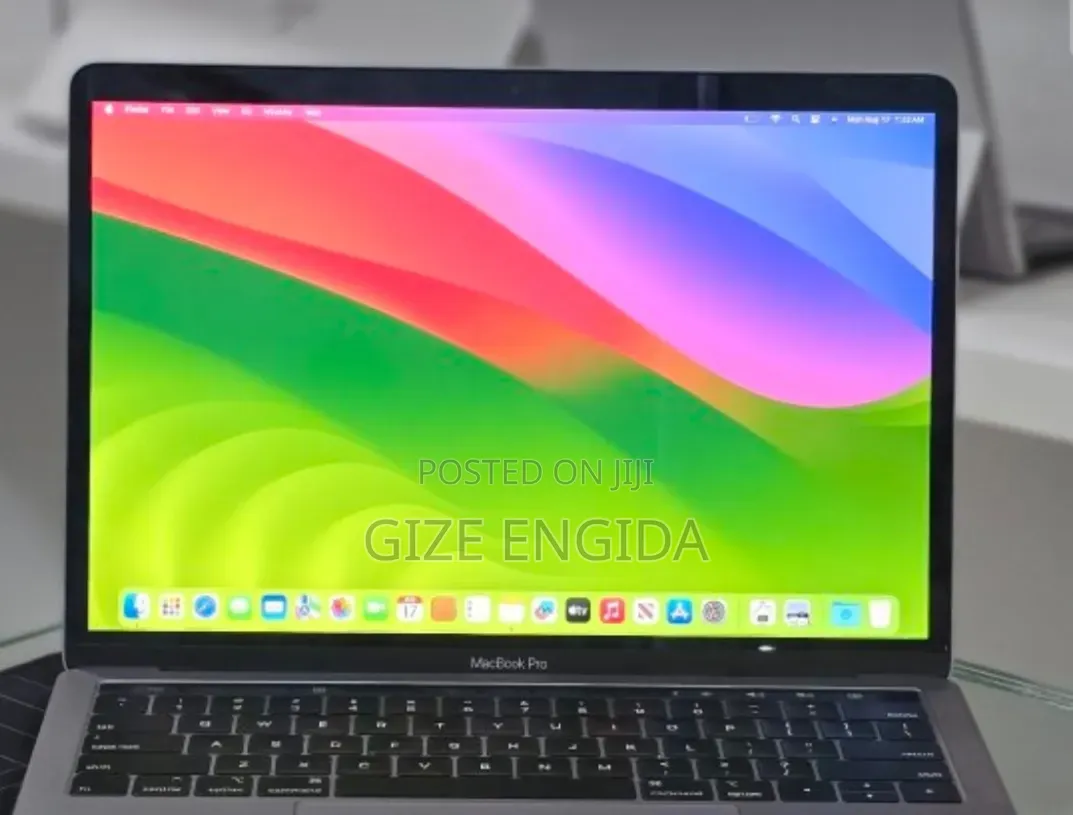 New Laptop Apple MacBook Pro 2020 M1 8GB Apple M1 SSD 256GB