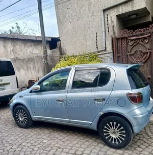 Toyota Vitz 2004 Blue