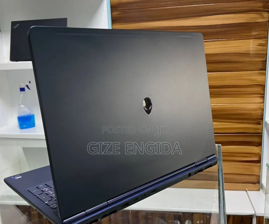 New Laptop Alienware 16x Aurora 32GB Intel Core Ultra 9 SSD 1T