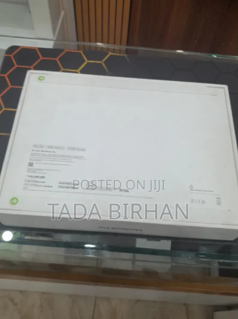 New Laptop Apple MacBook Pro 2025 M5 16GB Apple M5 SSD 512GB