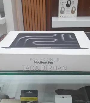 New Laptop Apple MacBook Pro 2025 M5 16GB Apple M5 SSD 512GB
