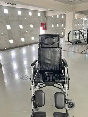 ቀላል ማከማቻ ያለው ዊልቸር — Easy-to-Store Wheelchair