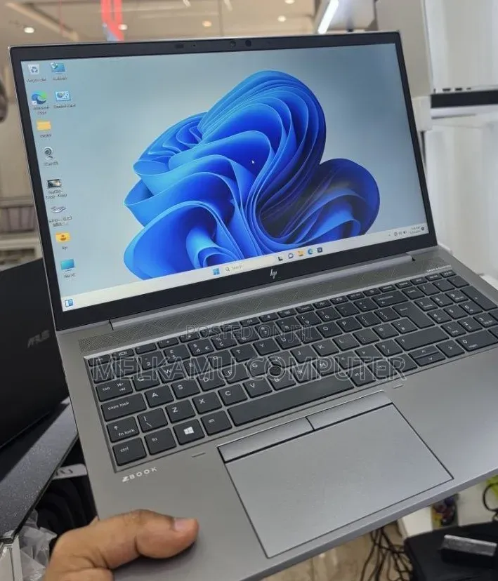 New Laptop HP ZBook 15 16GB Intel Core i7 SSD 512GB