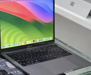 New Laptop Apple MacBook Pro 2020 M1 8GB Apple M1 Pro SSD 256GB