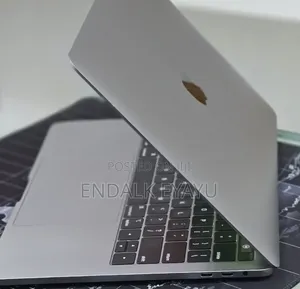 New Laptop Apple MacBook Pro 2020 M1 8GB Apple M1 Pro SSD 256GB