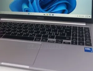 New Laptop Samsung Galaxy Book4 8GB Intel Core i5 SSD 512GB
