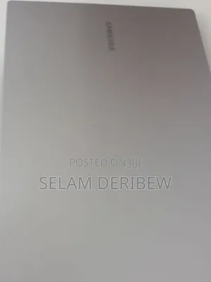 New Laptop Samsung Galaxy Book4 8GB Intel Core i5 SSD 512GB